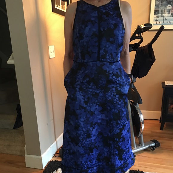 Dress - Picture 5 of 8